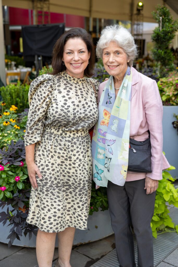 HPB Board Chair Dr. Cullen Geiselman Muse, Beth Robertson at the Houston Parks Board annual luncheon (Photo by Jenny Antill)