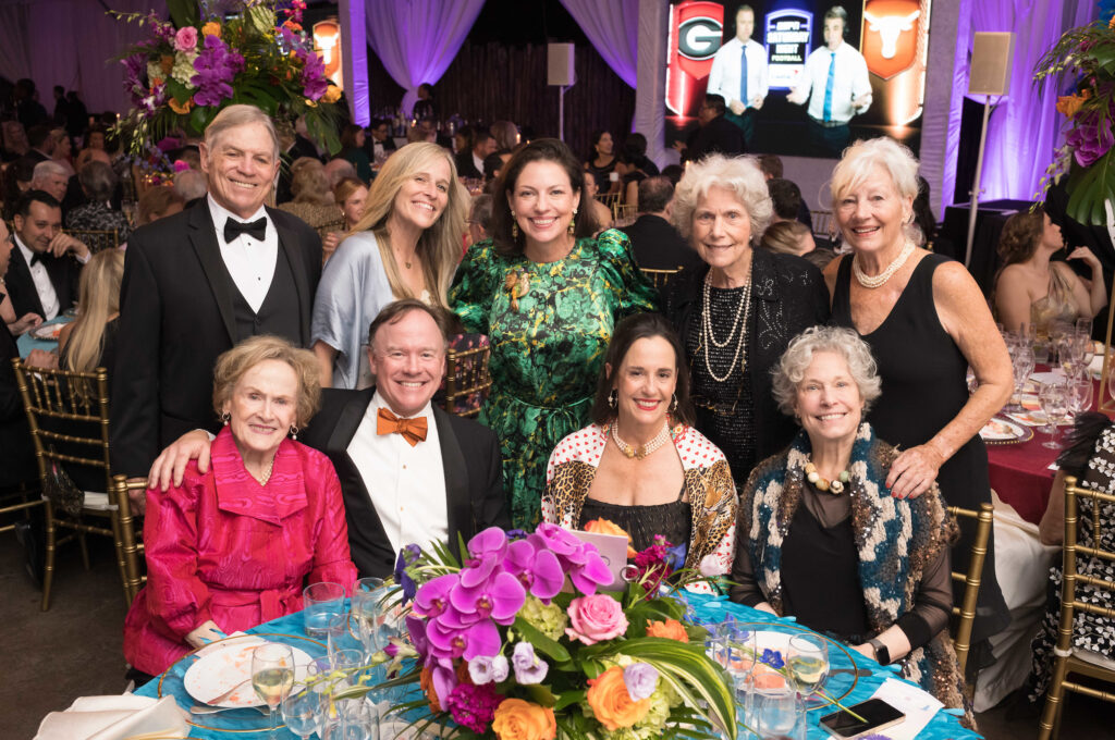 Honorees Robert & Cullen Muse and Cullen's family at the 'Wing of Wonder' Zoo Ball. (Photo by Daniel Ortiz for Houston Zoo)