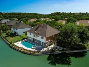 3007 Waterway Court – wrapped by a canal