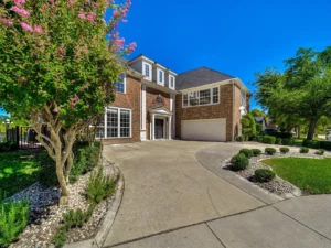 3007 Waterway Court – circular drive