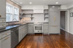 4604 Harley Avenue – modern and functional kitchen