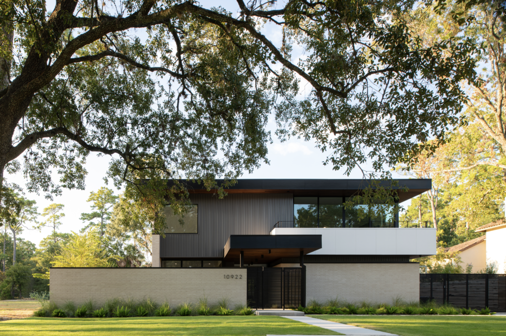 10922 Roaring Brook Lane, studioMET Architects, will be in the AIA Houston Home Tour 2024. (Photo by Luis Ayala)
