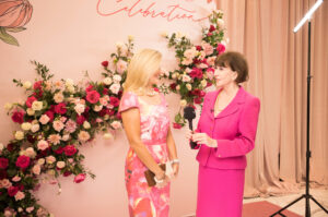 Shelby Hodge interviewing Amy Pierce on the Pink Carpet (Priscilla Dickson)