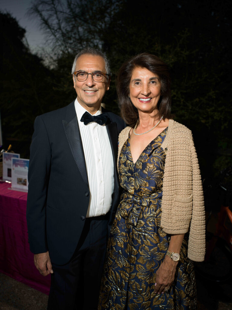 Moez & Sultana Mangalji at the 'Wing of Wonder' Zoo Ball. (Photo by Daniel Ortiz for Houston Zoo)
