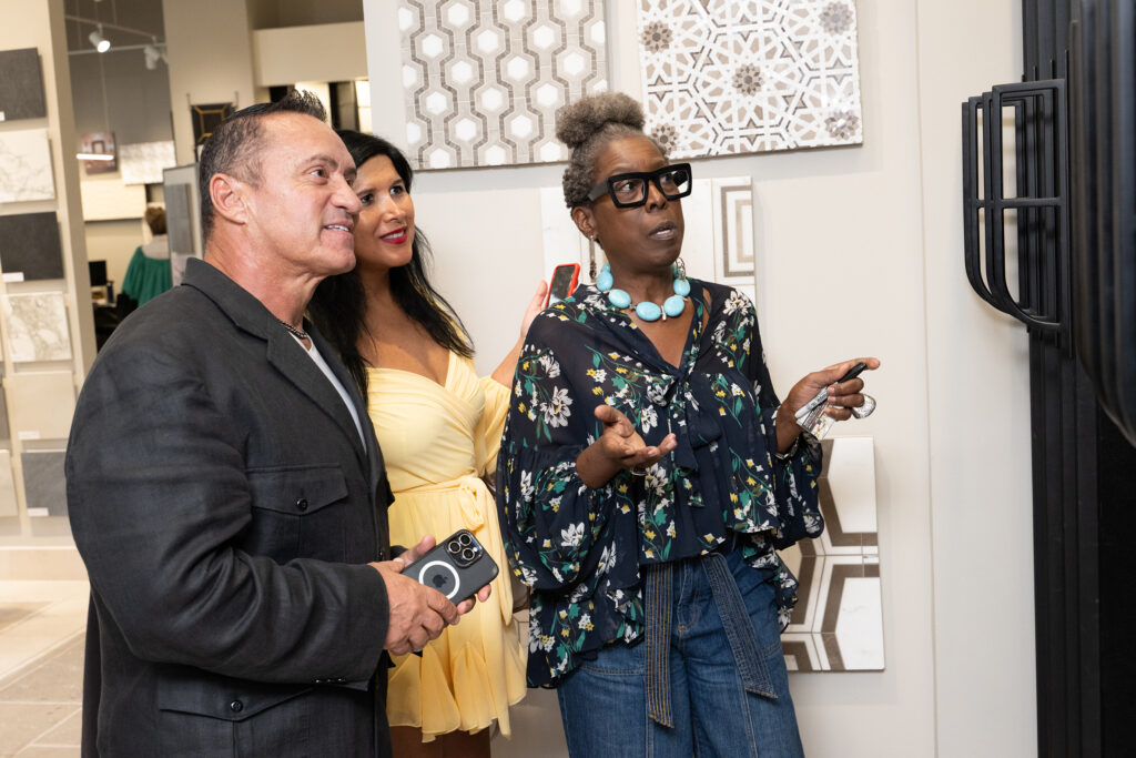 Guests started off the evening by listening to the beautiful notes of the pianist, Lindsay Knight. (Photo by George Fiala)