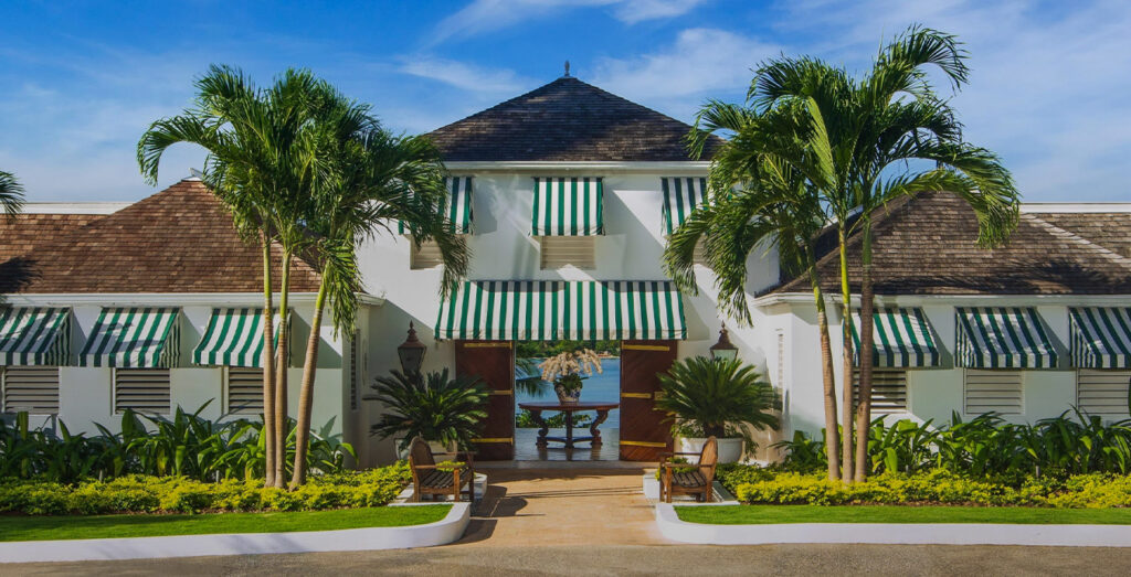 Roundhill Hotel & Villas is an easy nonstop flight from Houston Hobby airport.