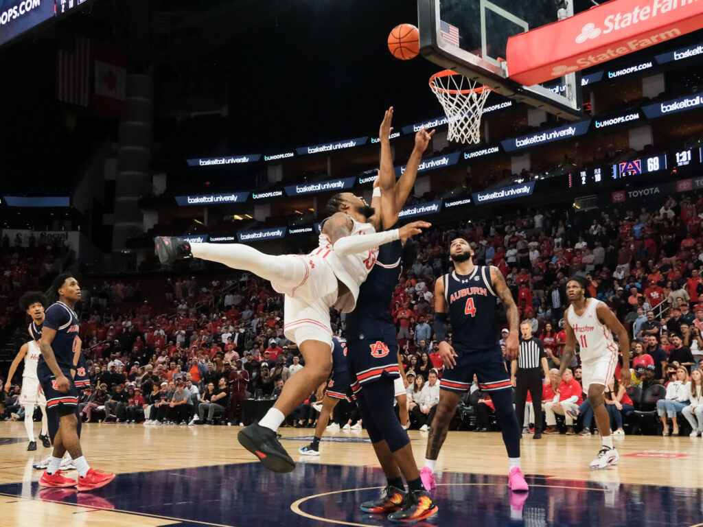University of Houston forward J'Wan Roberts is not afraid of a little contract. (Photo by F. Carter Smith)