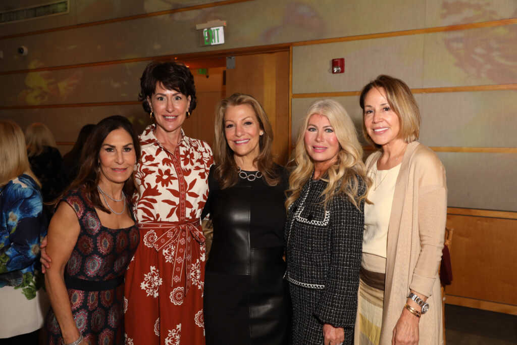 Event Chair Joni Krieg, Featured Artist Tanya Trest, Lilli Braniff, Terri Billingsley, Mary Griggs (Photo by Rob Wythe/Wythe Portrait Studio)