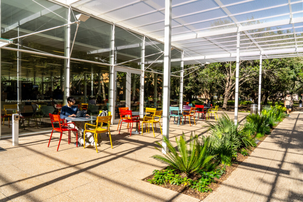 Outdoor dining is available at the Brochstein Pavillion at Rice University. (Photo by Carla Gomez)