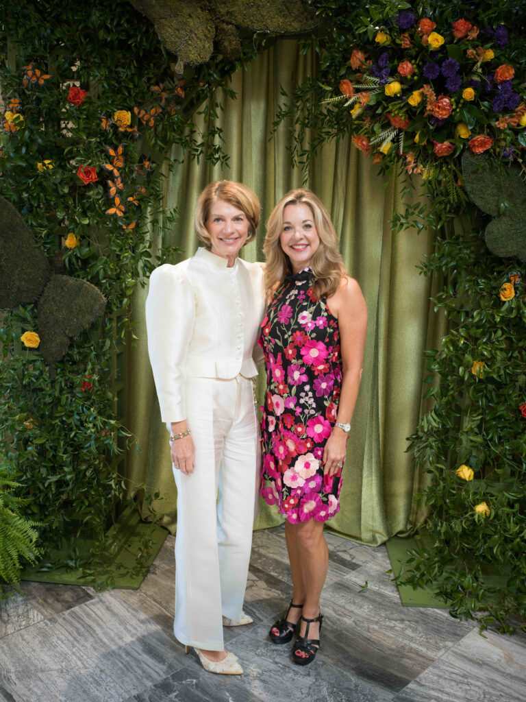 Laurie Lashier, Julie Finck at the Barbara Bush Houston Literacy Foundation’s  Power of Literacy Luncheon (Photo by Daniel Ortiz)