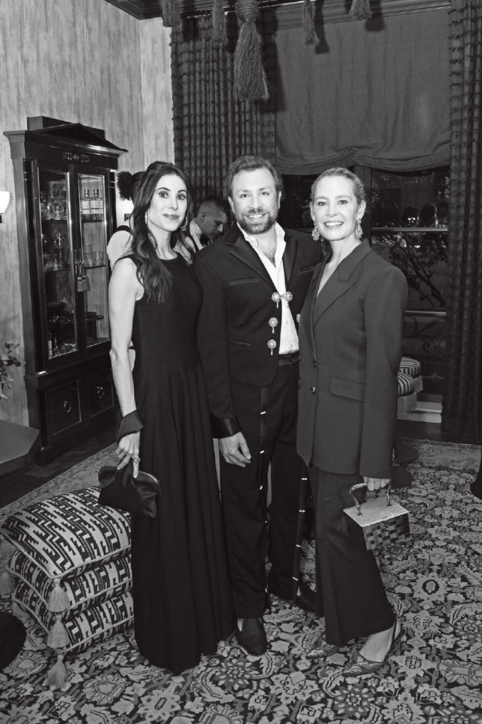 Noel Pittman, Javier Burkle, Jacquelin Sewell at Kips Bay Decorator Show House Dallas President's Dinner (Photo by Tamytha Cameron)