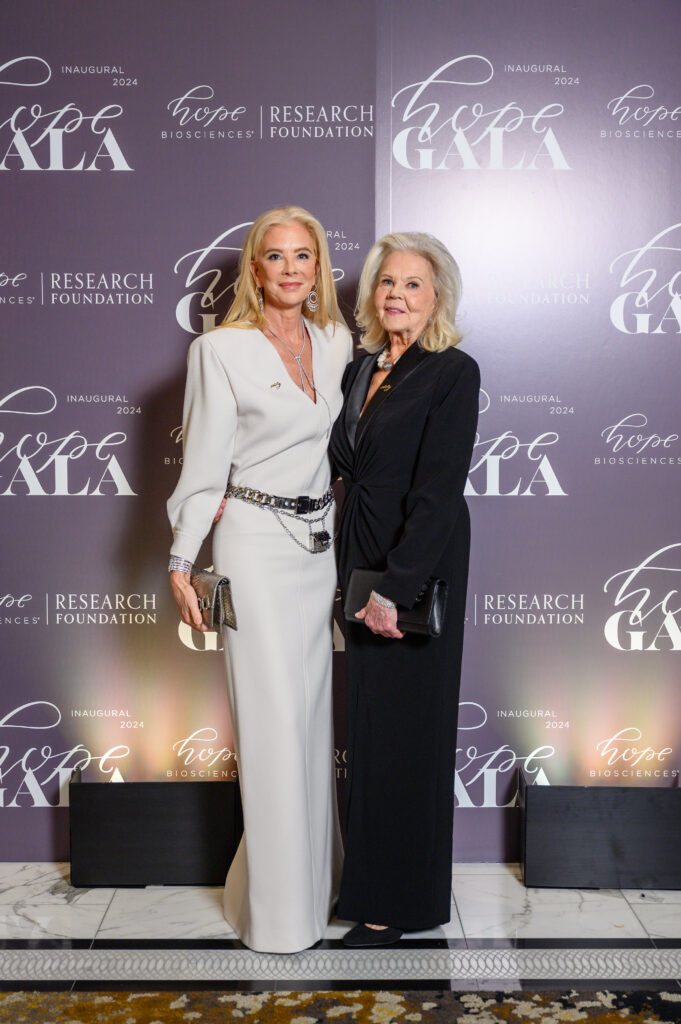 Tama Lundquist, Marge Lundquist at the Hope Biosciences Research Foundation gala  (Photo by Si Vo)