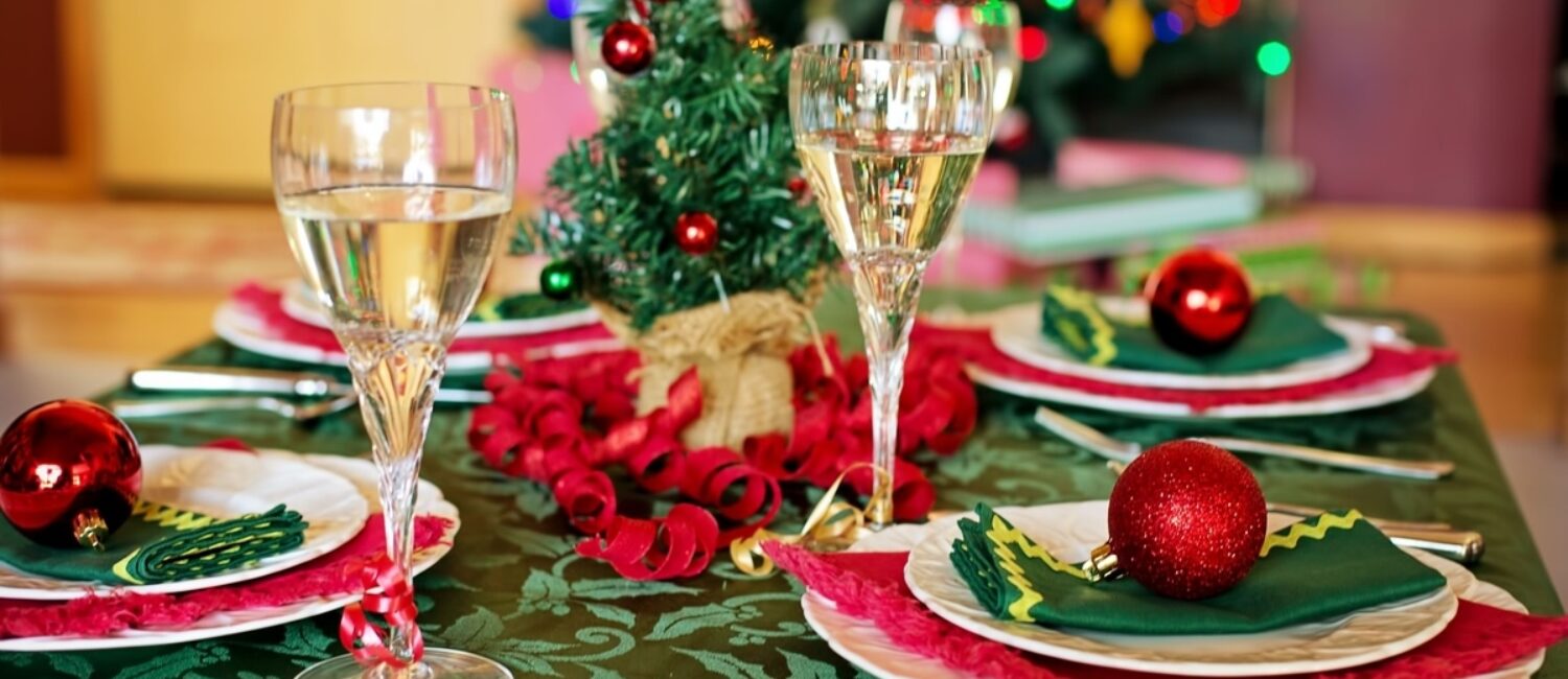 The Ultimate Holiday Wine Guide makes great festive wines easy.
