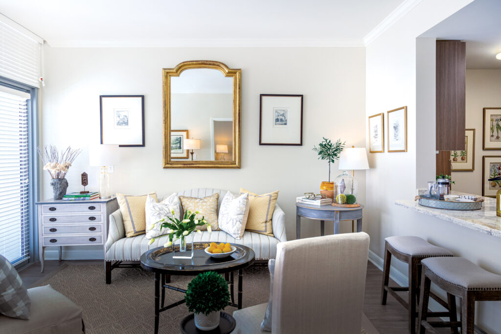 Impeccable designer finishes, paired with Aspenwood service detail and complemented by dining and resort-style amenities, make it the premier location for discerning Houstonians and their families.