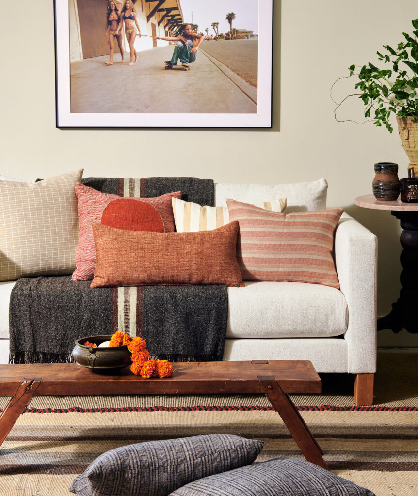 Fall Throws, KUFRI (Photo by Elizabeth Lavin)