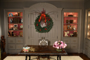 002_Desk in sitting room_Dave Rossman photo (Photo by Dave Rossman)