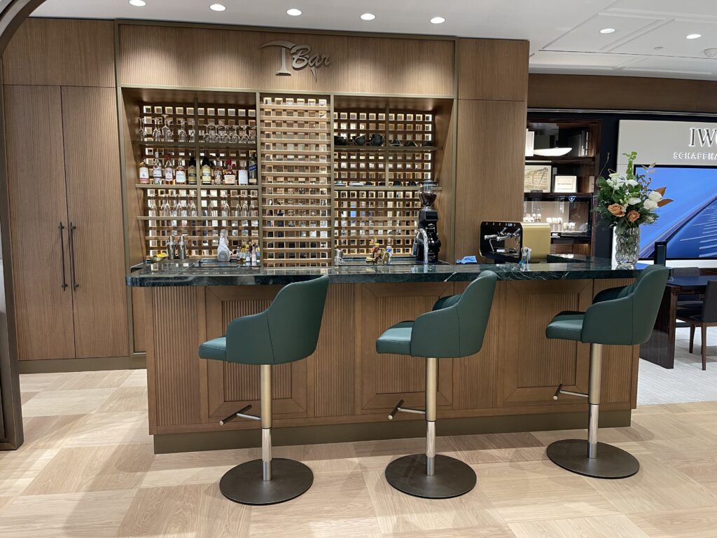 With a weekend bartender on site, Thomas Markle Jewelers ups the shopping fun in The Woodlands.