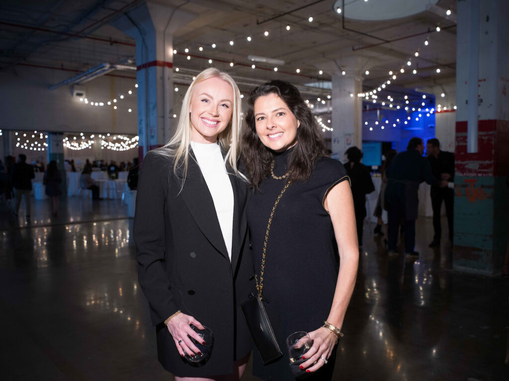 Kirsten Haight, Jenn Howe at the Houston Young Professionals for the American Cancer Society 'Shuck Cancer' fundraiser (Photo by Daniel Ortiz)