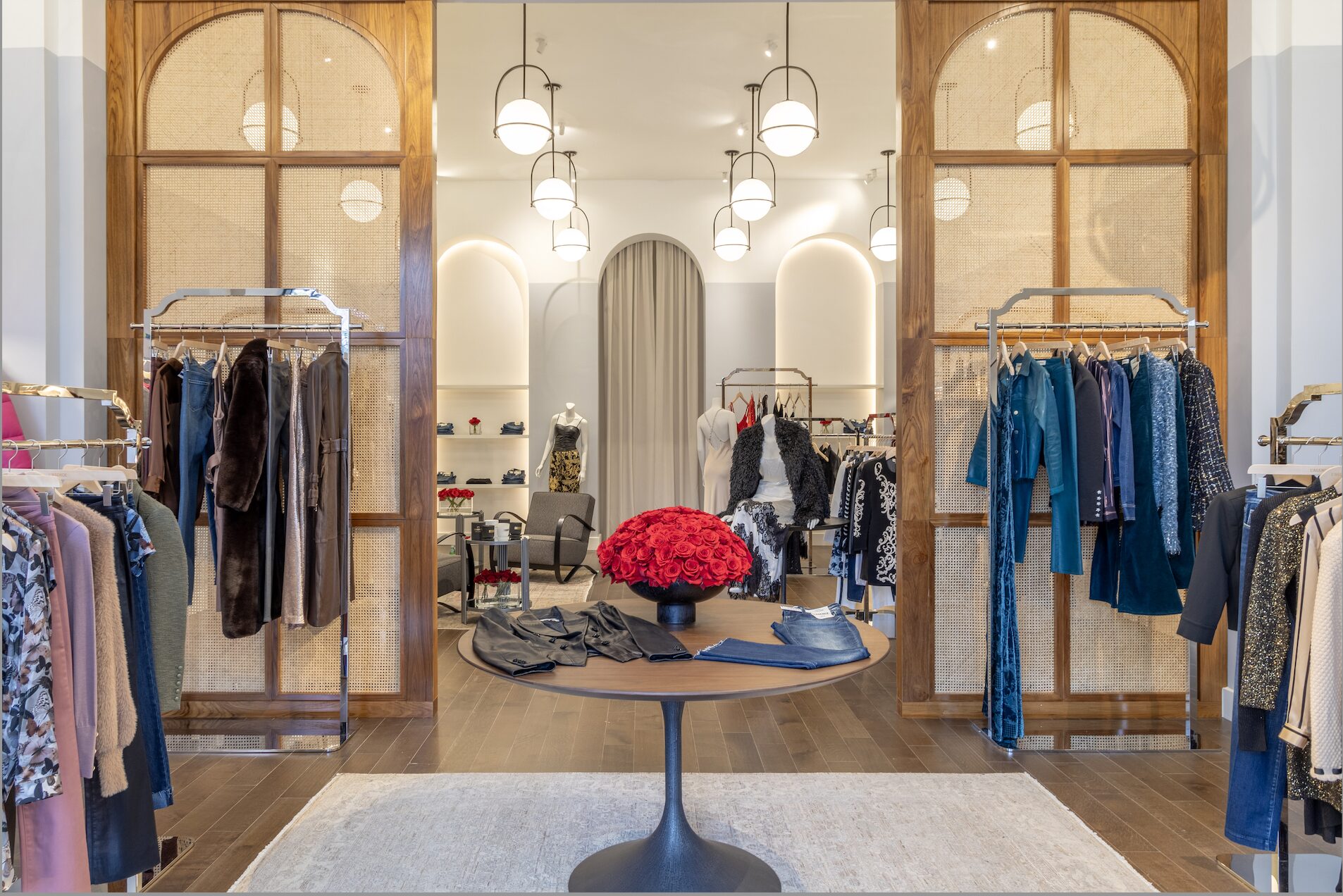 L’Agence opened its first Texas store at River Oaks District.