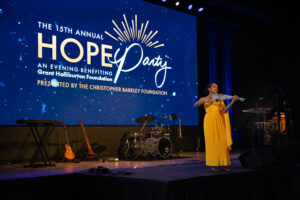 Clover the Violinist (Photo by Simon Luna)