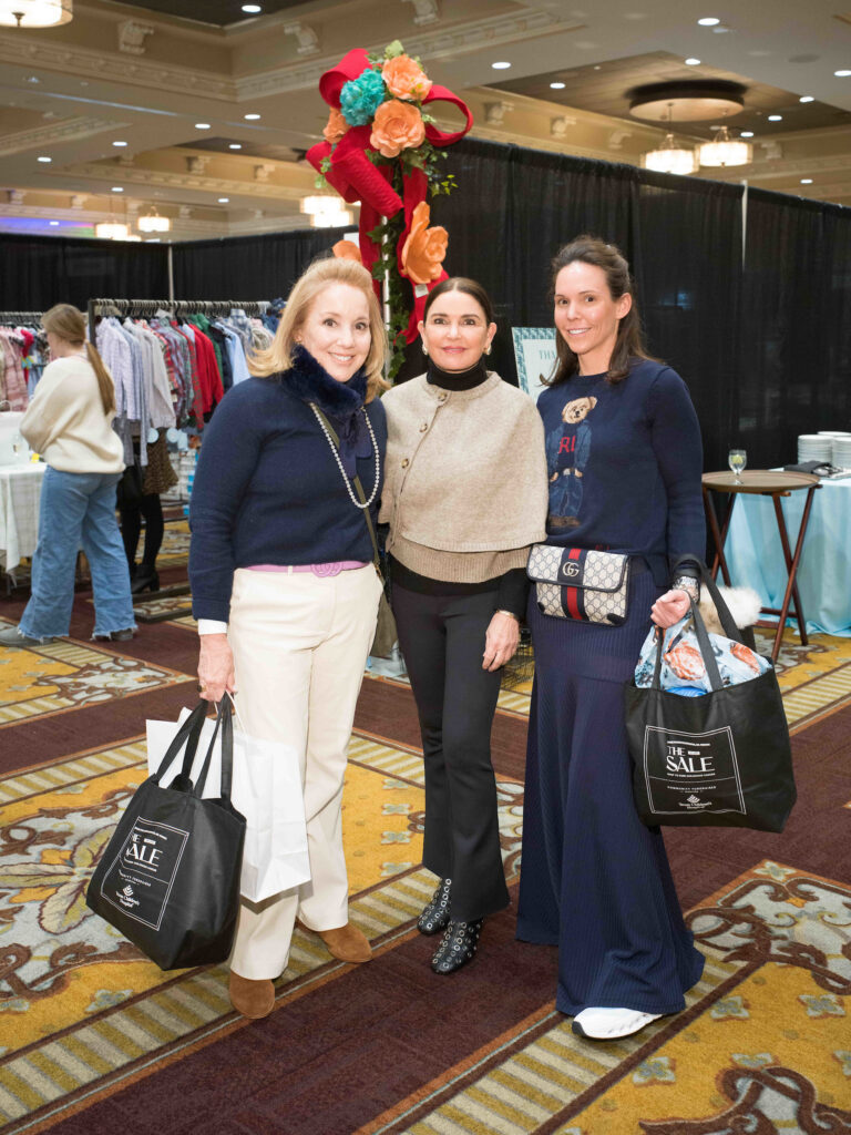 Grace Cartwright, Mary Jane Gallagher, Carroll Cartwright at The Sale (Photo by Daniel Ortiz)