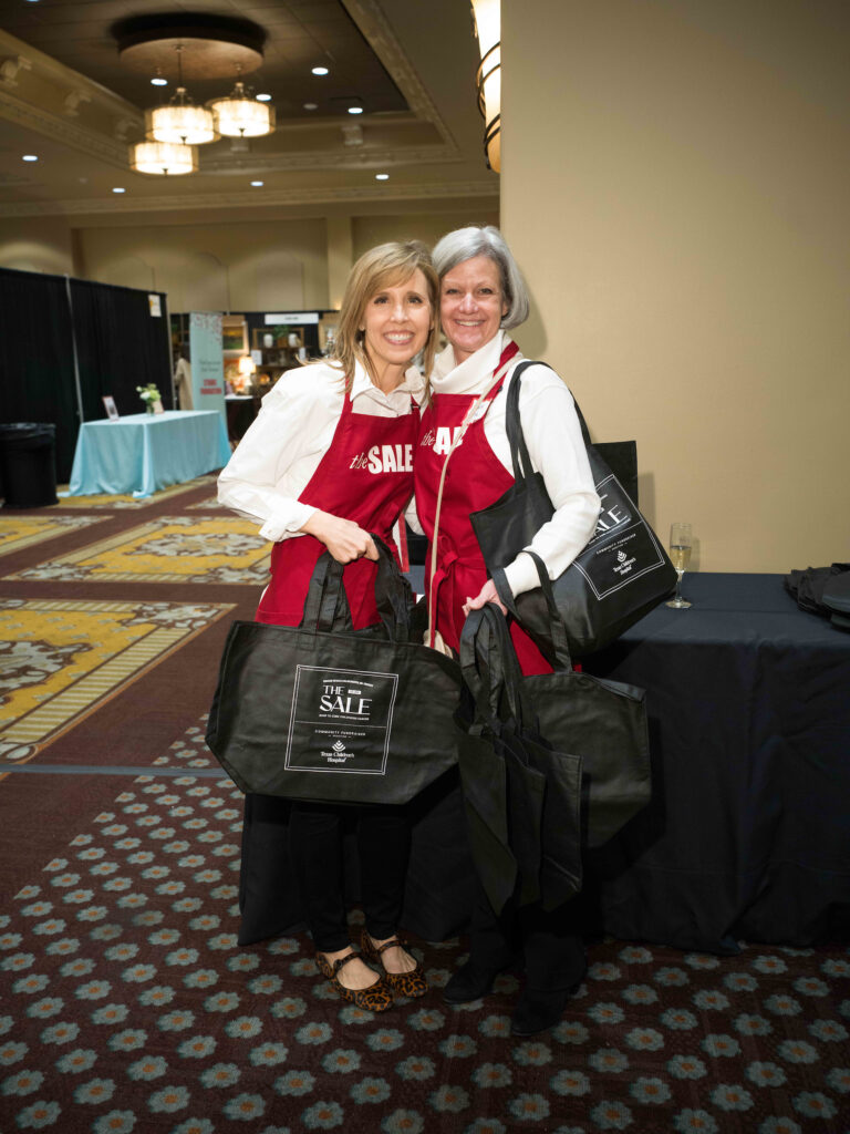 The Sale volunteers (Photo by Daniel Ortiz)
