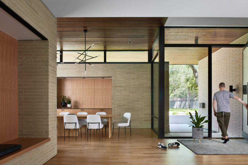 StudioMET strives to redefine what it means to be modern and strongly believe that architecture should speak of its time and place, while longing for timelessness.