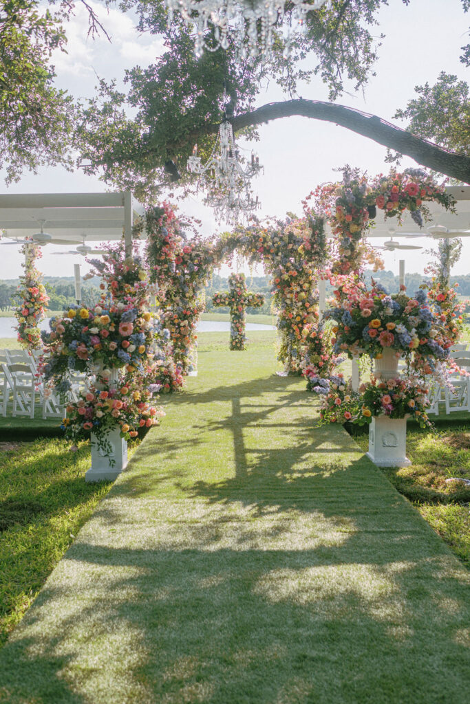 The F6 Fertitta Farm was decked in lavish florals throughout the grounds. (Photo by Joseph West Photography)