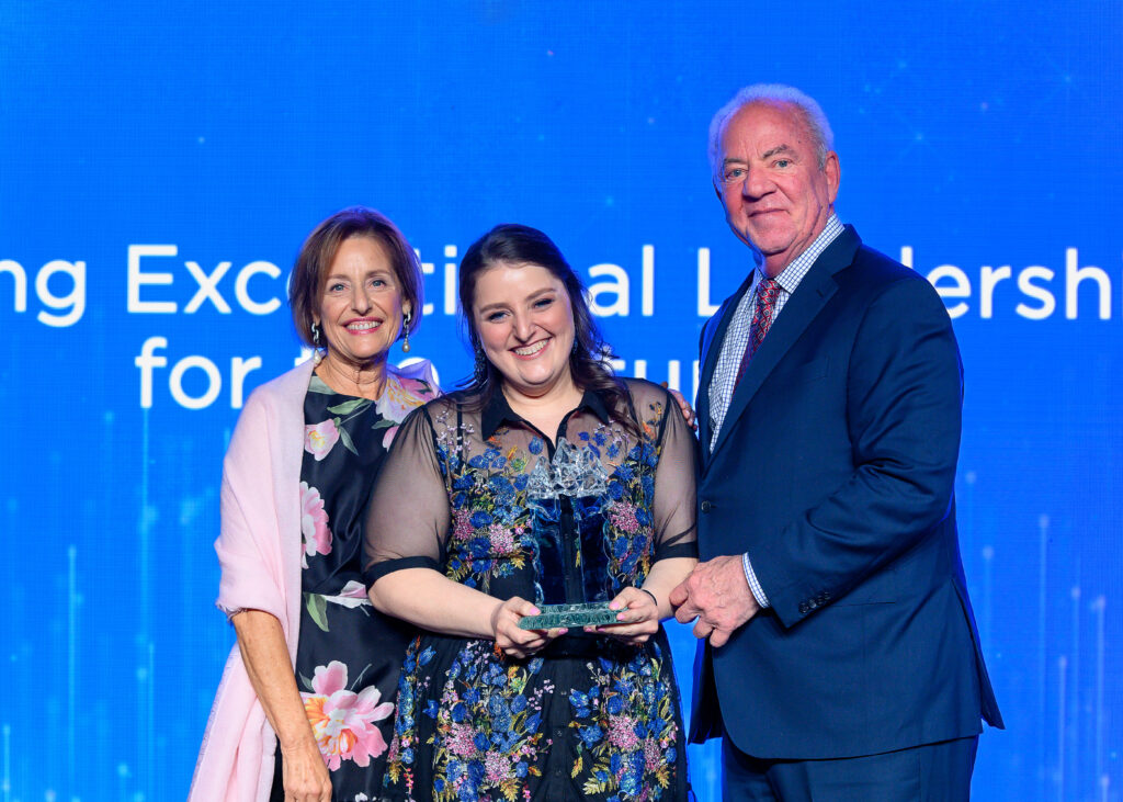Honoree Emily Freedman (center), Martha & Donald Freedman at JFS LiVE! 2024: Songs in the Key of JFS  (Photo by Mark Katz, Jeff Fitlow, Michelle West)
