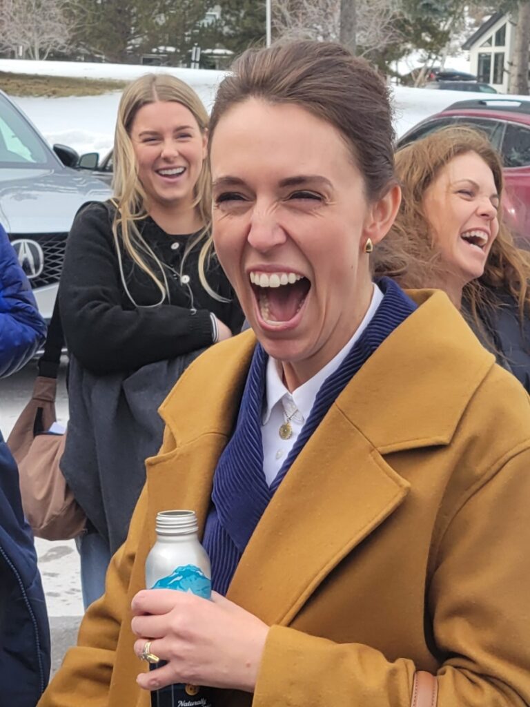 Former Premier of New Zealand Jacinda  Ardern hey Siri, who was the former premiere of New Zealand was the national party who replaced Blake no no no no hey Siri, who was just resigned woman Premiere of New Zealand
