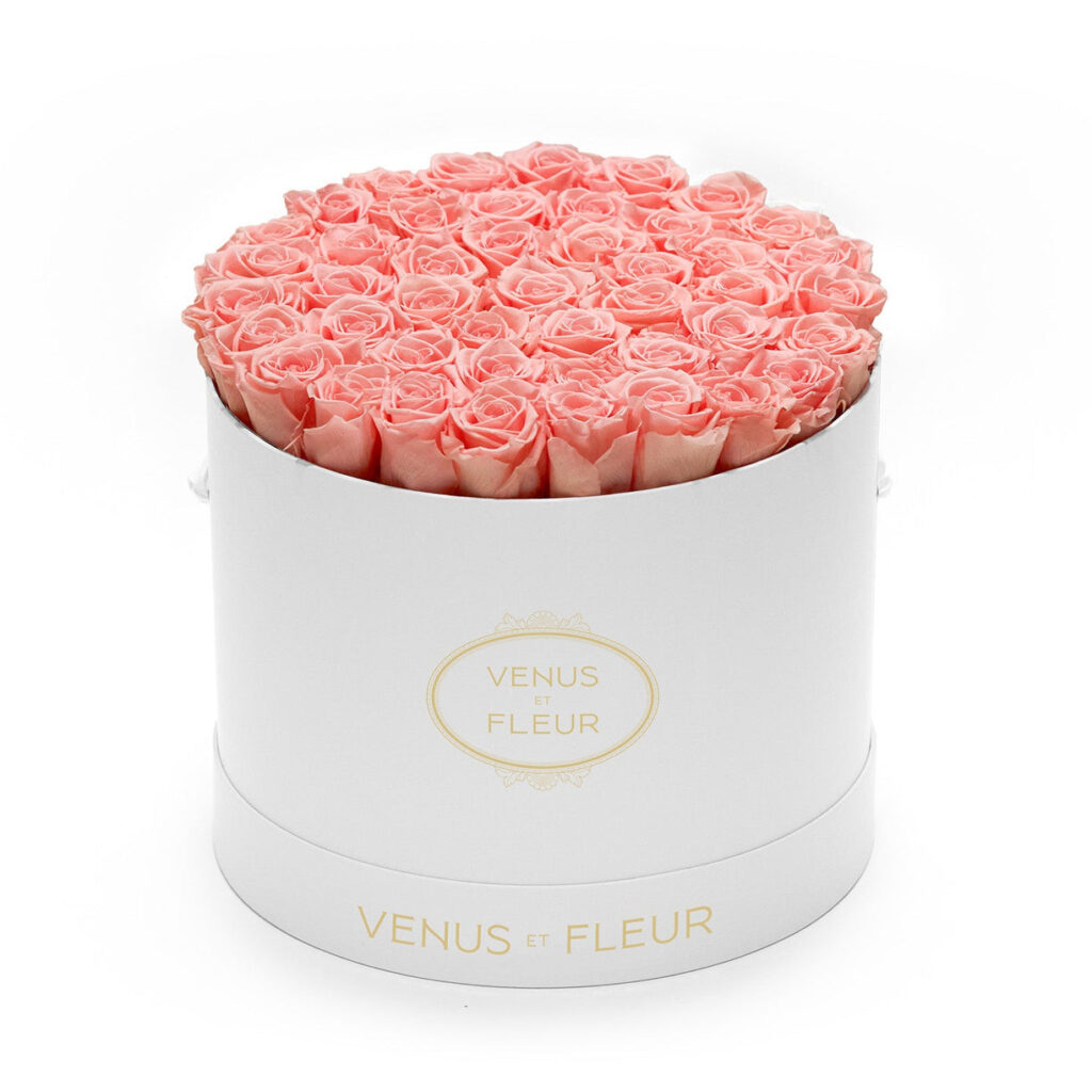 Venus et Fleur Large Round Flowers, $399. 