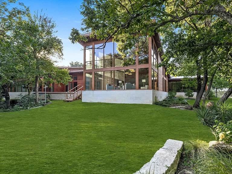 One meaning of the word "celestial" is "supremely good," and this North Dallas home is just that. (Photo courtesy of Allie Beth Allman & Associates)