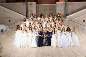 2025 Debutantes with Presentation Ball Co-chair Barbara Averitt, DSOL President Dixey Arterburn, Presentation Ball Co-chair Ginger Sager. (Photo by Gittings)