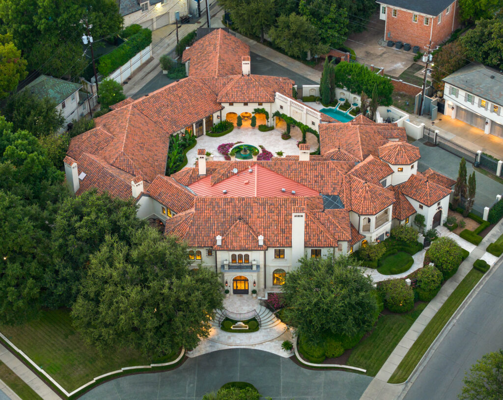 Celebrated architect Robbie Fusch (of Fusch Architects) designed 4000 Euclid Avenue. (Photo by Briggs Freeman Sotheby's International Realty)