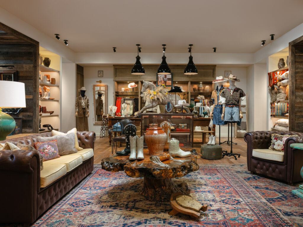 The cozy atmosphere of the latest Yellow Rose by Kendra Scott was created by the designer and her talented team.