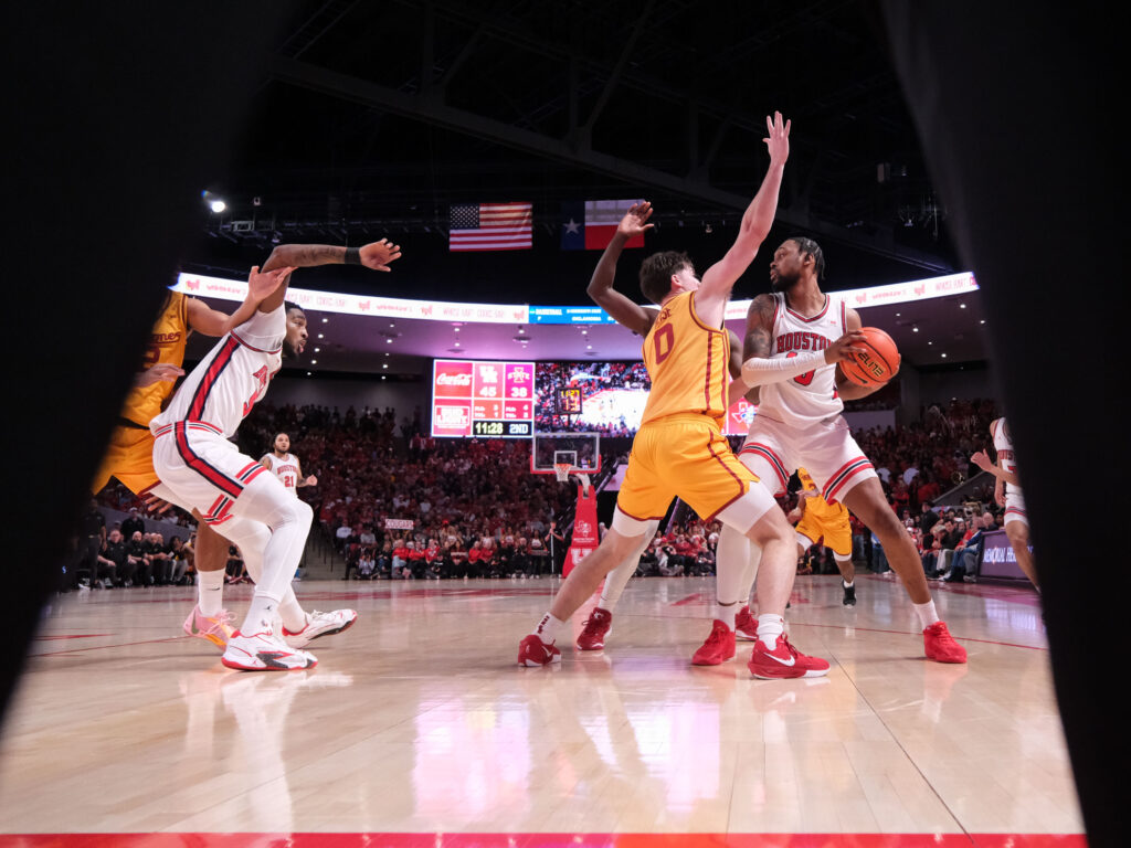 University of Houston power forward J'Wan Roberts sees things on the court that others miss. (Photo by F. Carter Smith)