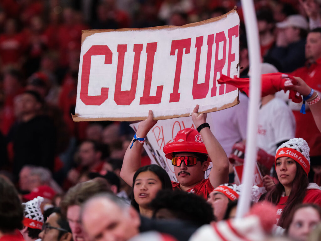 Some signs say it all with University of Houston basketball. (Photo by F. Carter Smith)