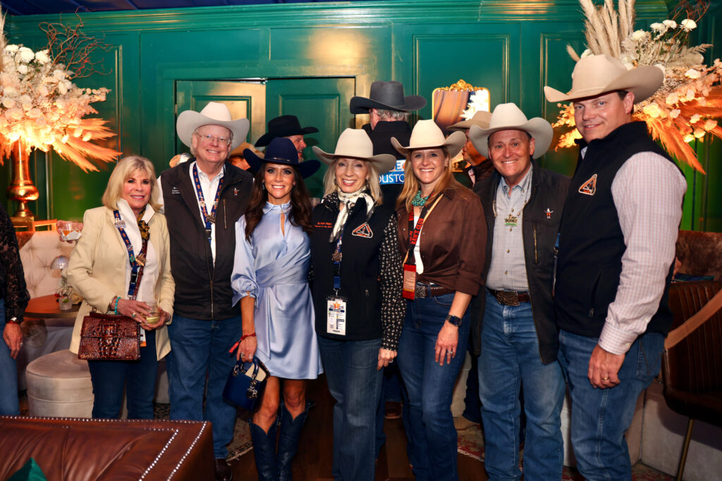 Zane & Brady Carruth, Joanna Marks, Pat <Mann Phillips, Emily Hayes, Tim Phillips,Jeff Hayes at the Cotton Q Club (Photo by Ashley Patranella, Painted Peacock Photography)
