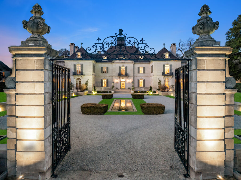 Designed in 1938 by Swiss architect Maurice Fatio for Italian count Pio Crespi, the magnificent 27,000-square-foot mansion served as a party house for the ages. (Photo by Briggs Freeman Sotheby's International Realty)
