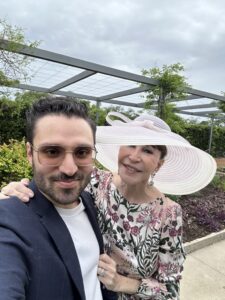 Amir Taghi, Shelby Hodge