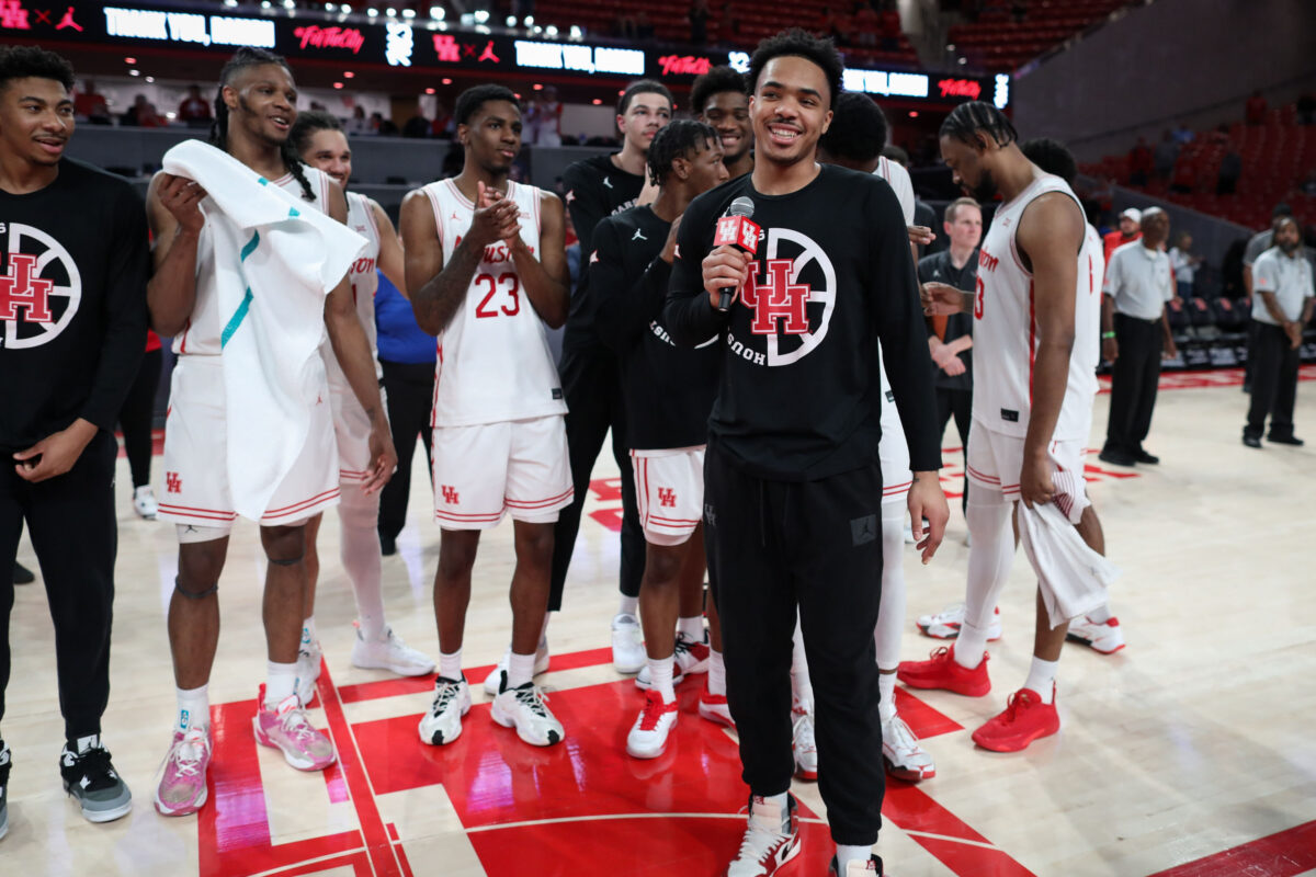 J’Wan Roberts & Kelvin Sampson’s Remarkable Hug Gets Scott Van Pelt SportsCenter Love