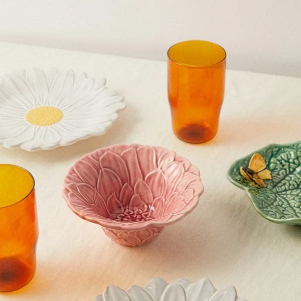 Complemented by the popularity of mix-and-match table settings that encourage eclectic and whimsical combinations, designers and brands are reintroducing fresh takes on classic cabbage motifs.