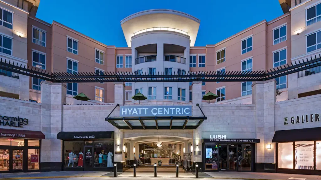 Hyatt-Centric-The-Woodlands-P037-Exterior.16×9