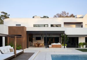 4004 Inverness_Backyard_v2