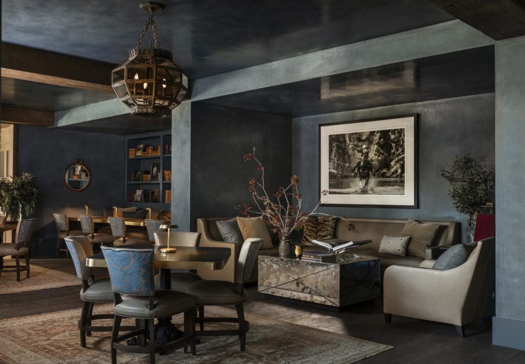 The library at Hotel Granduca (Photo by Julie Soefer)