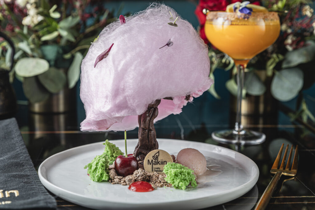 MaKiin, an elevated Thai dining experience, is where authentic flavors meet stylish presentation and the artistry of Thai cuisine.