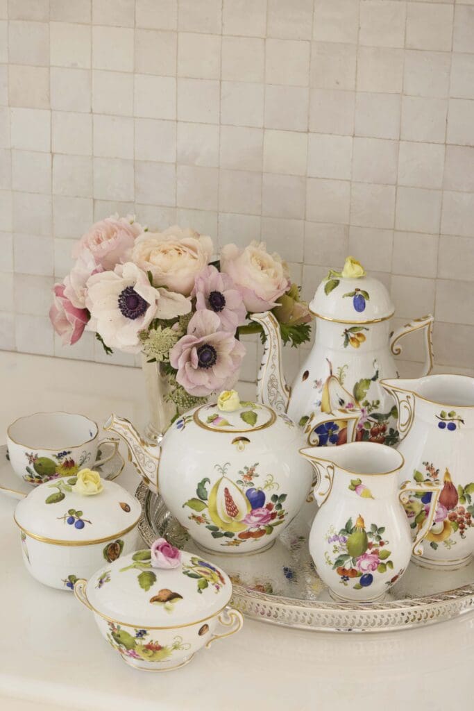 Aerin Lauder's grandmother Estée purchased this set of Herend porcelain
in its classic 1860s pattern,
Fruits & Flowers, in 1988. 