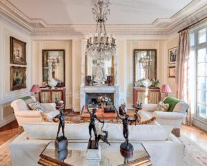 332 AHomeInFrance_pg028-029-min