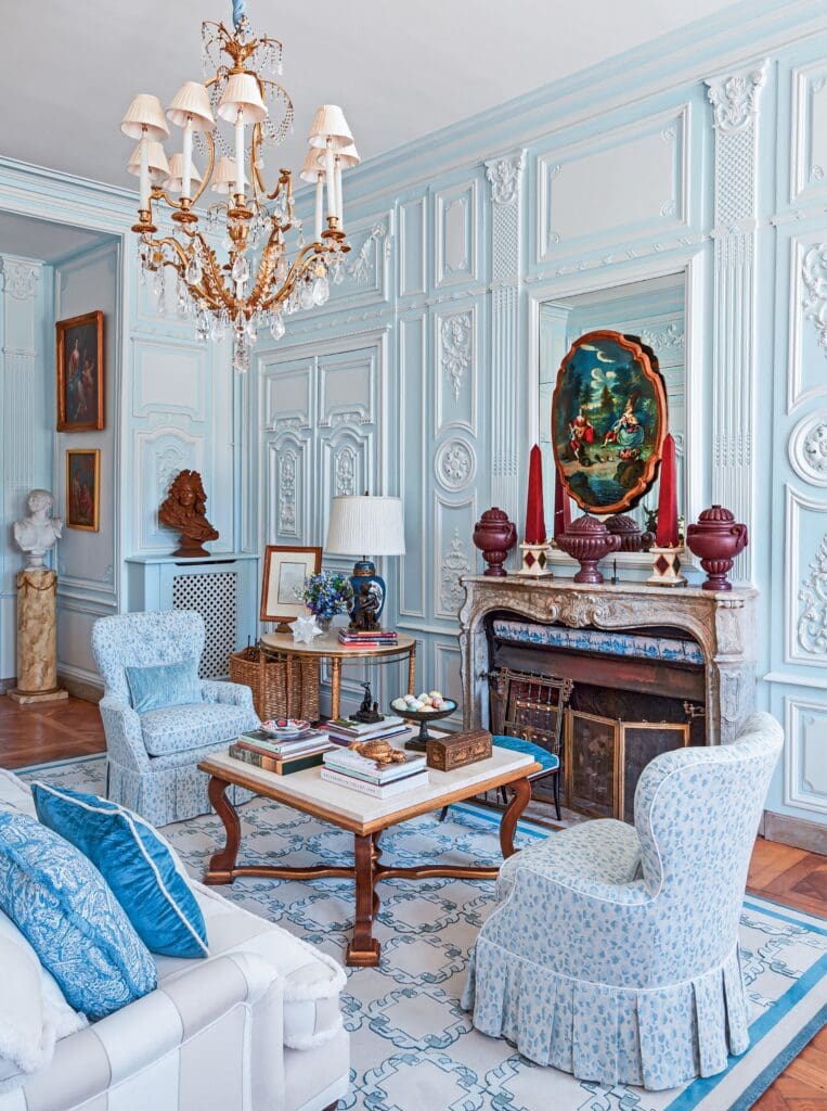 The blue salon of La Chevallerie (Photo by Xavier Béjot)