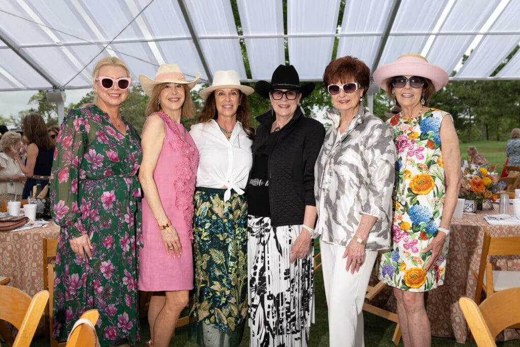 Debbie Pakzaban, Vicki West, Joan Duff, Cynthia Allshouse, CarolSharpe, Lilly Andress at the US Men's Clay Court Championship at River Oaks Country Club (Photo by Daniel Ortiz)